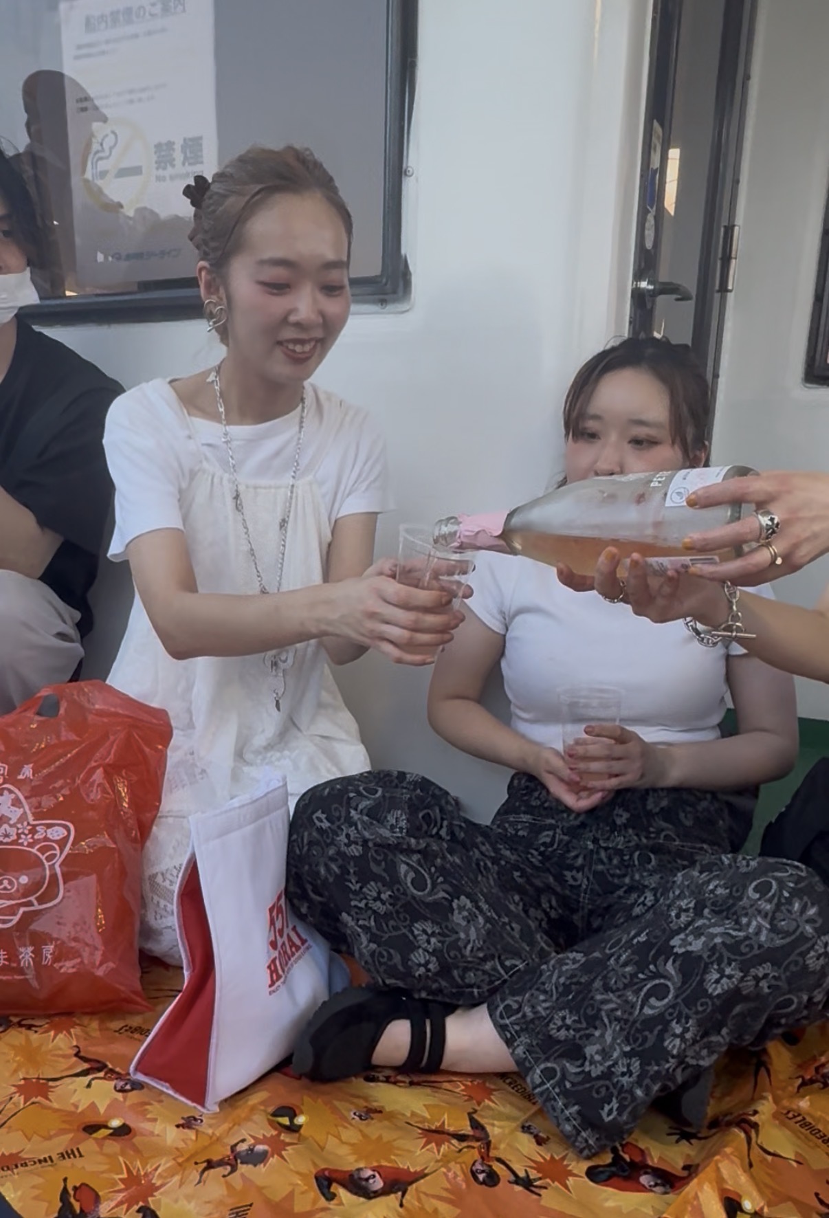 海上宴会スタート