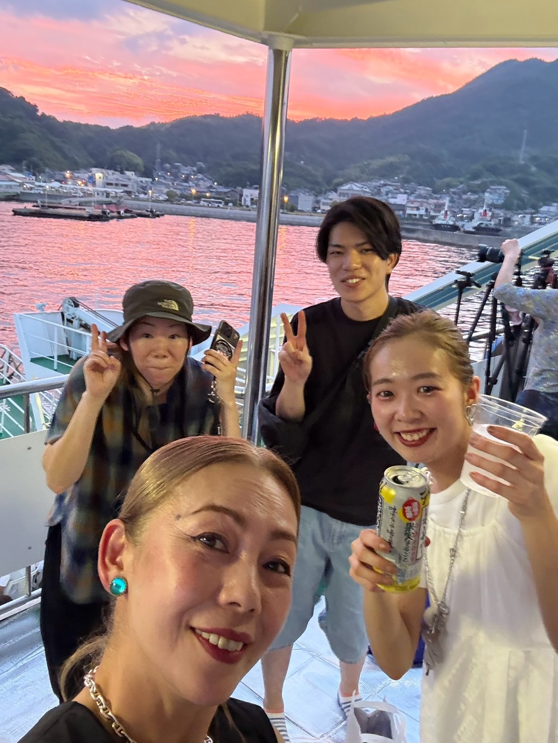 海上宴会スタート