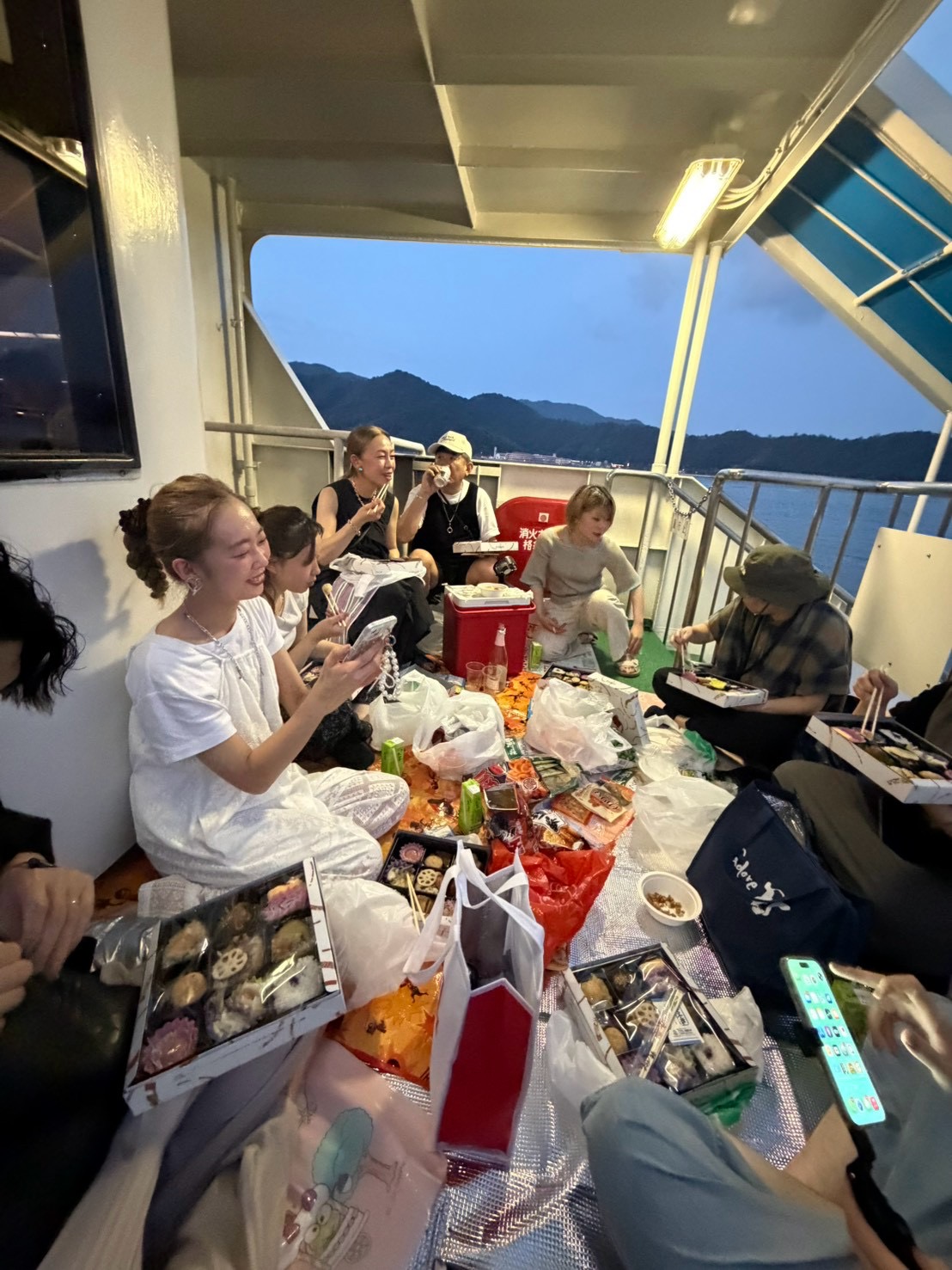 海上宴会スタート